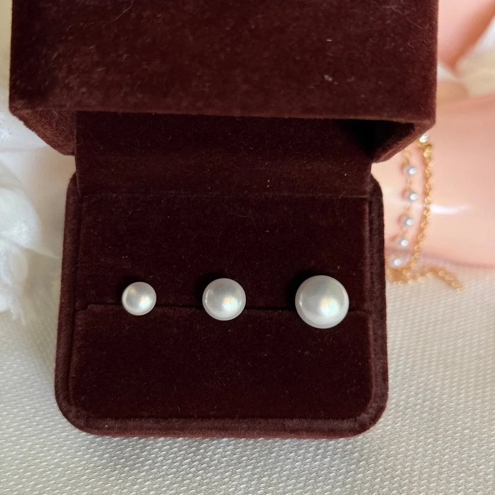 Classic Pearl Stud Earrings ✨ - Picture 7 of 10